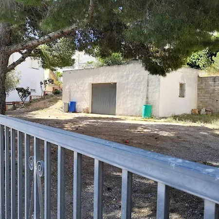 A H Casa Rovira Apto 1 דירה